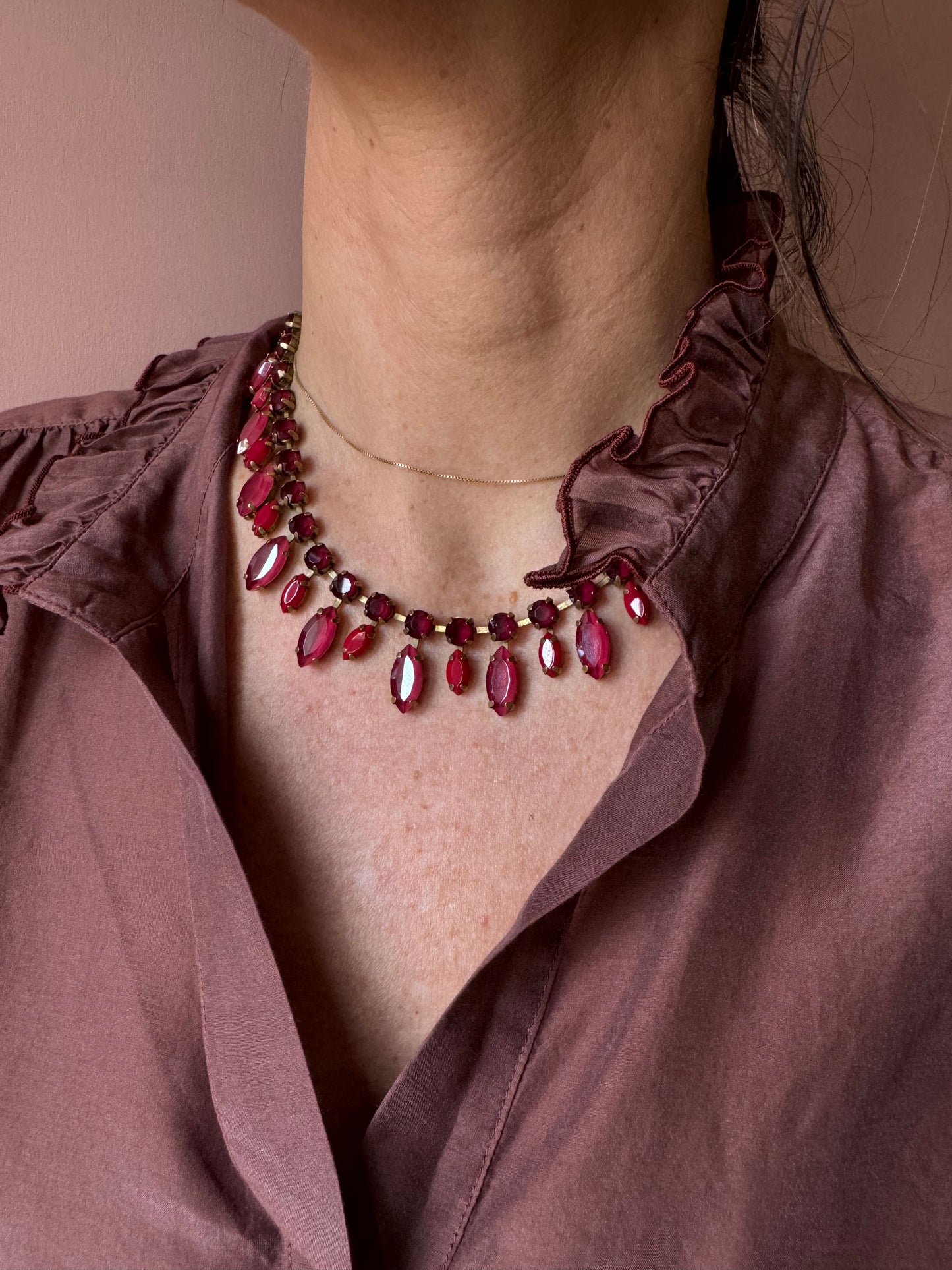 Girocollo navette e strass lampone UNIQUE