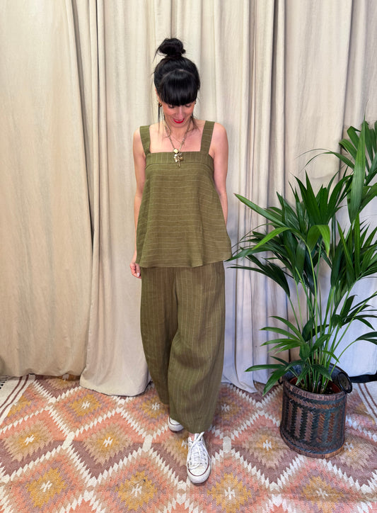 Top bretella larga oliva Neirami