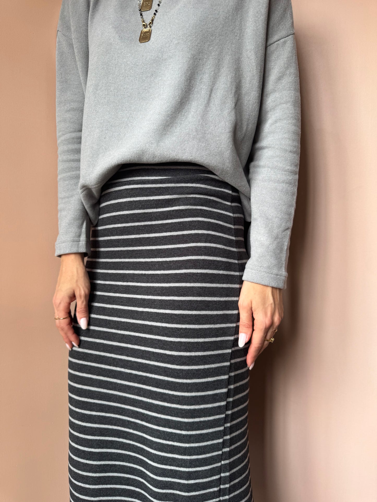 Gonna LILLA riga antracite MamaB