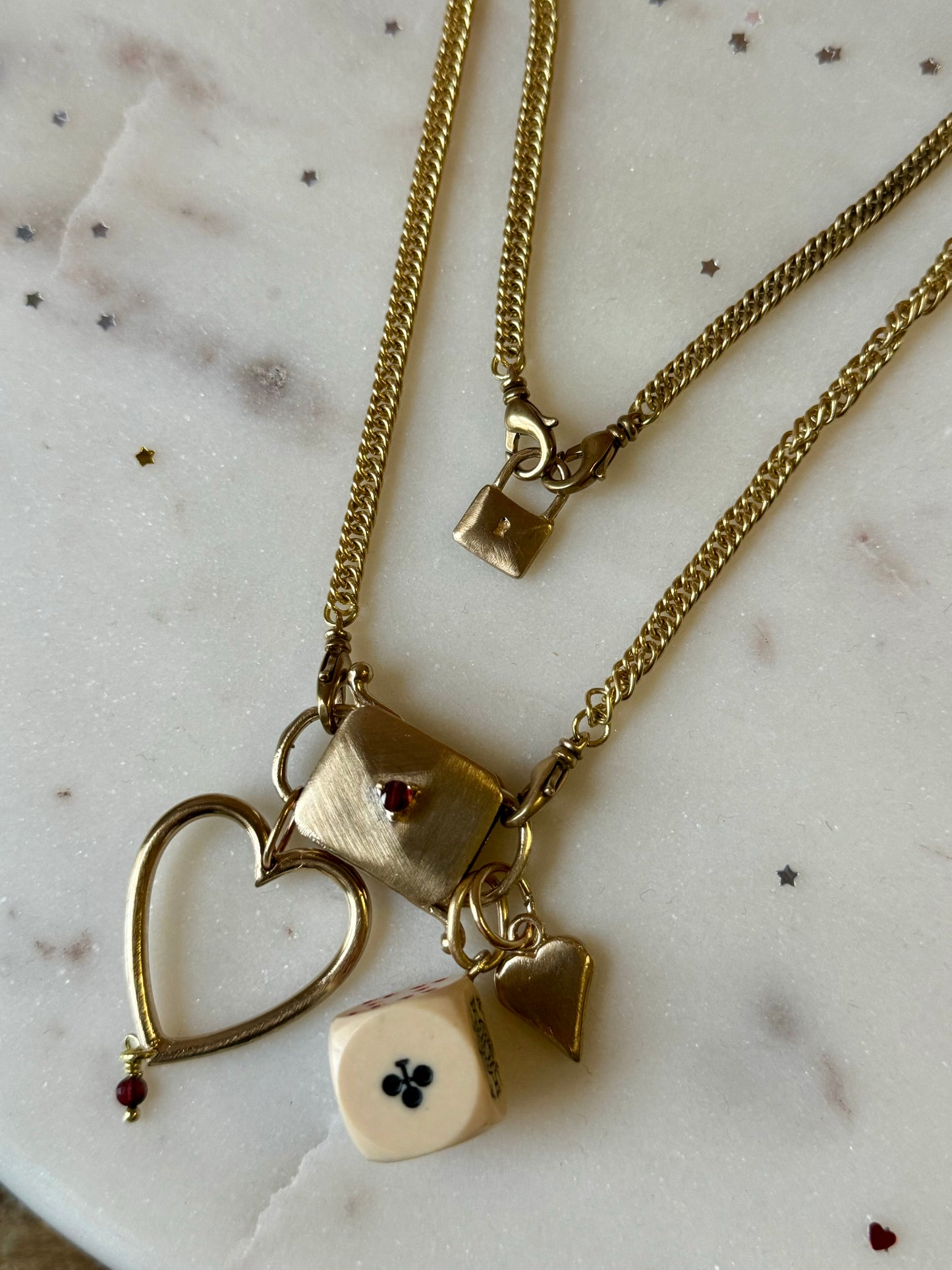 Collana lucchetto con pietrina e charms cuore,dado vintage L|UNA