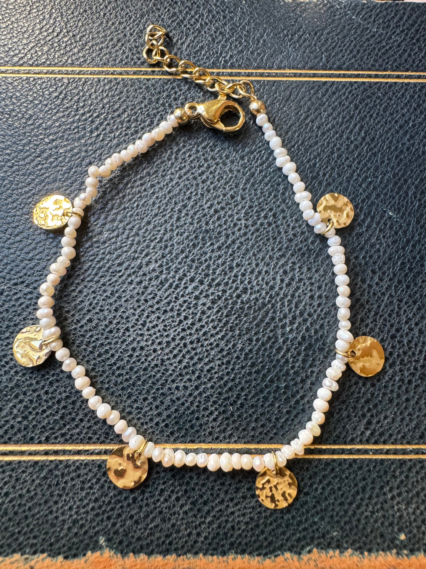 Bracciale dischetti e perle di fiume