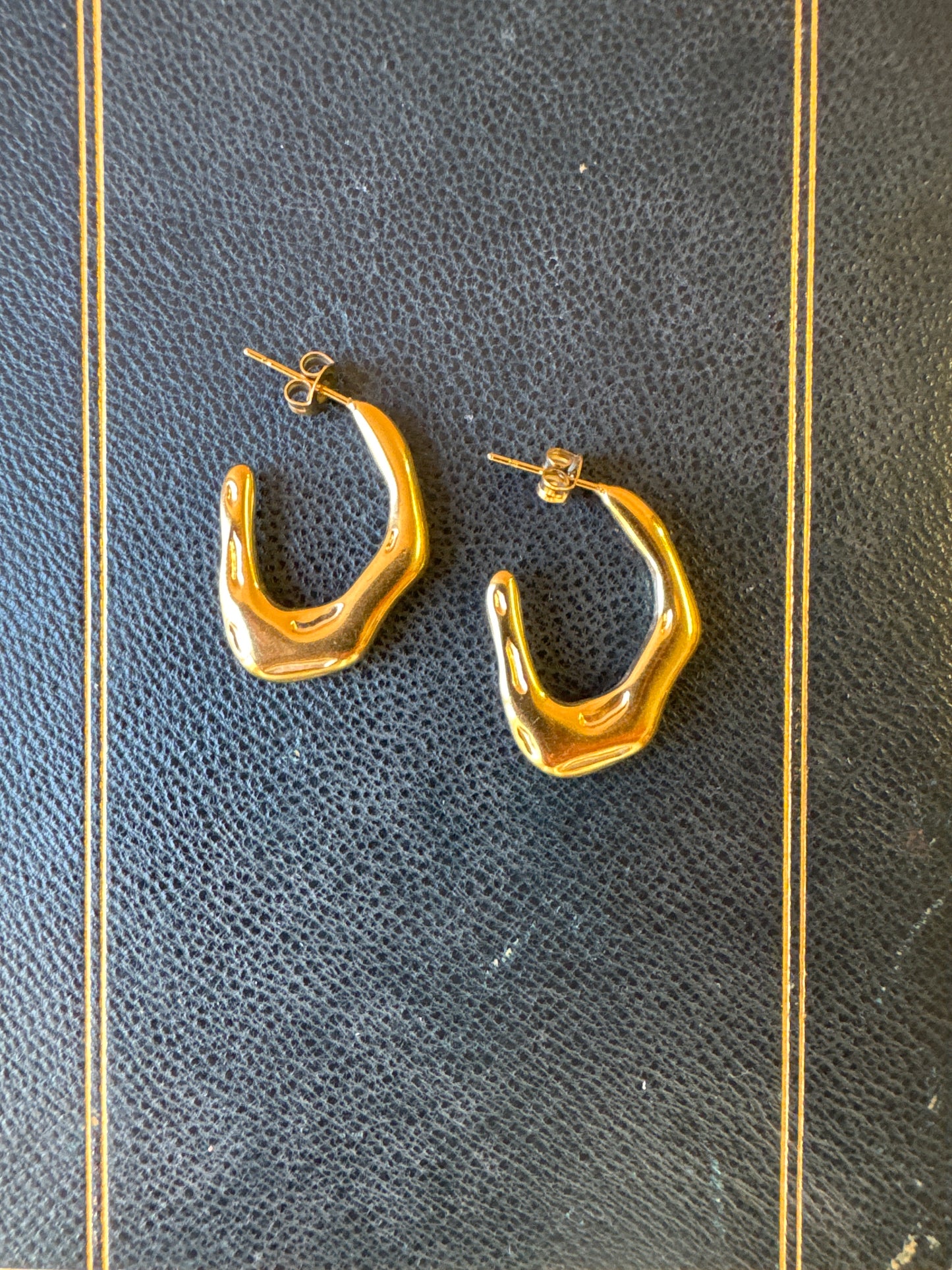 Orecchini goccia piatta