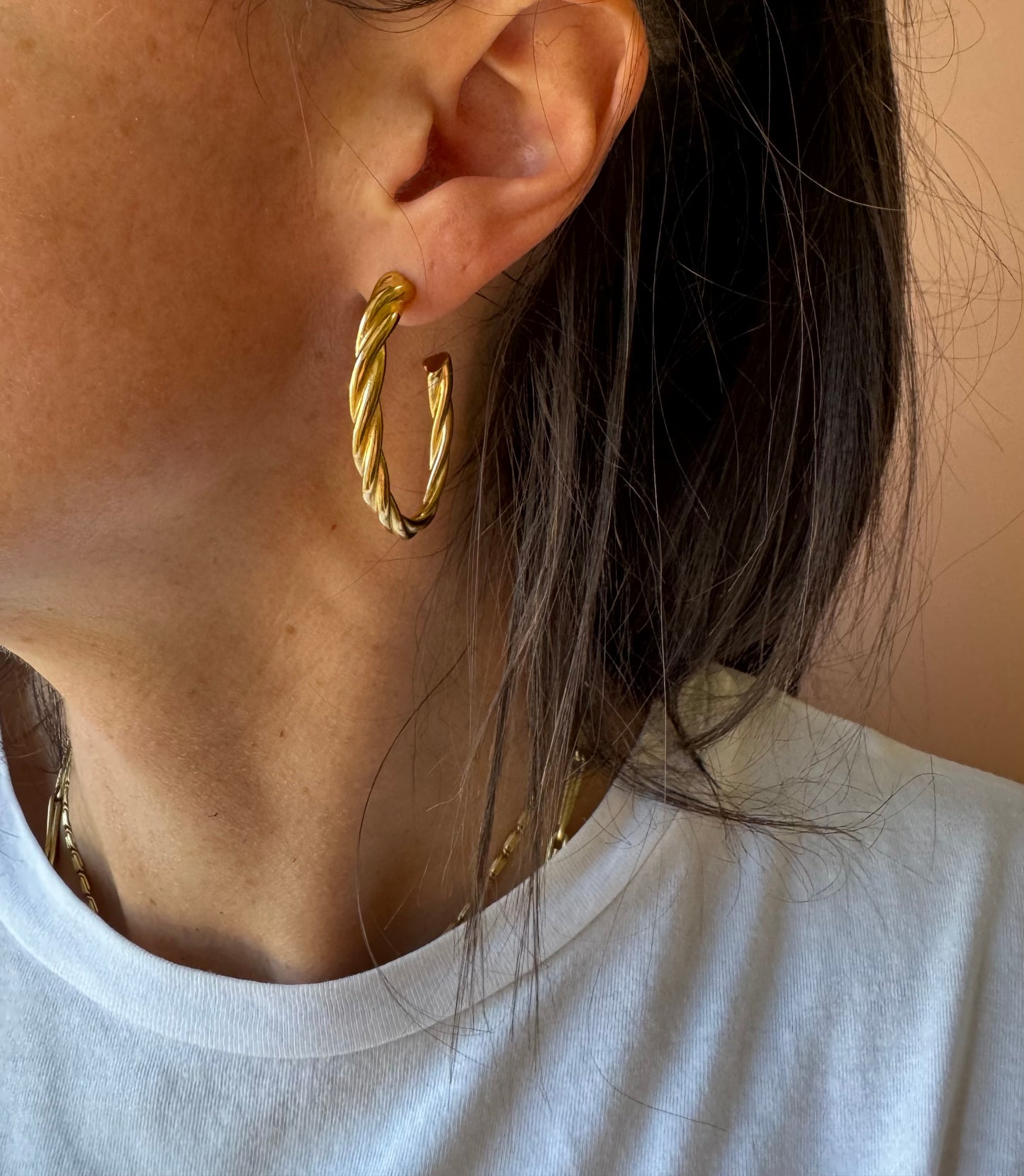 Orecchini ovale ritorto