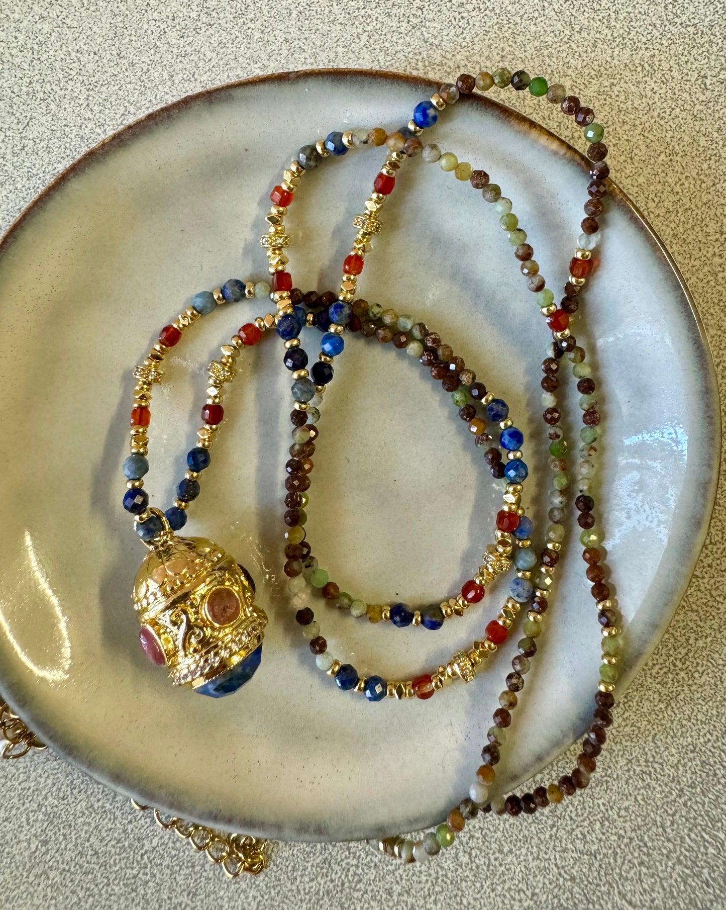 Collana Bussolotto e pietrine