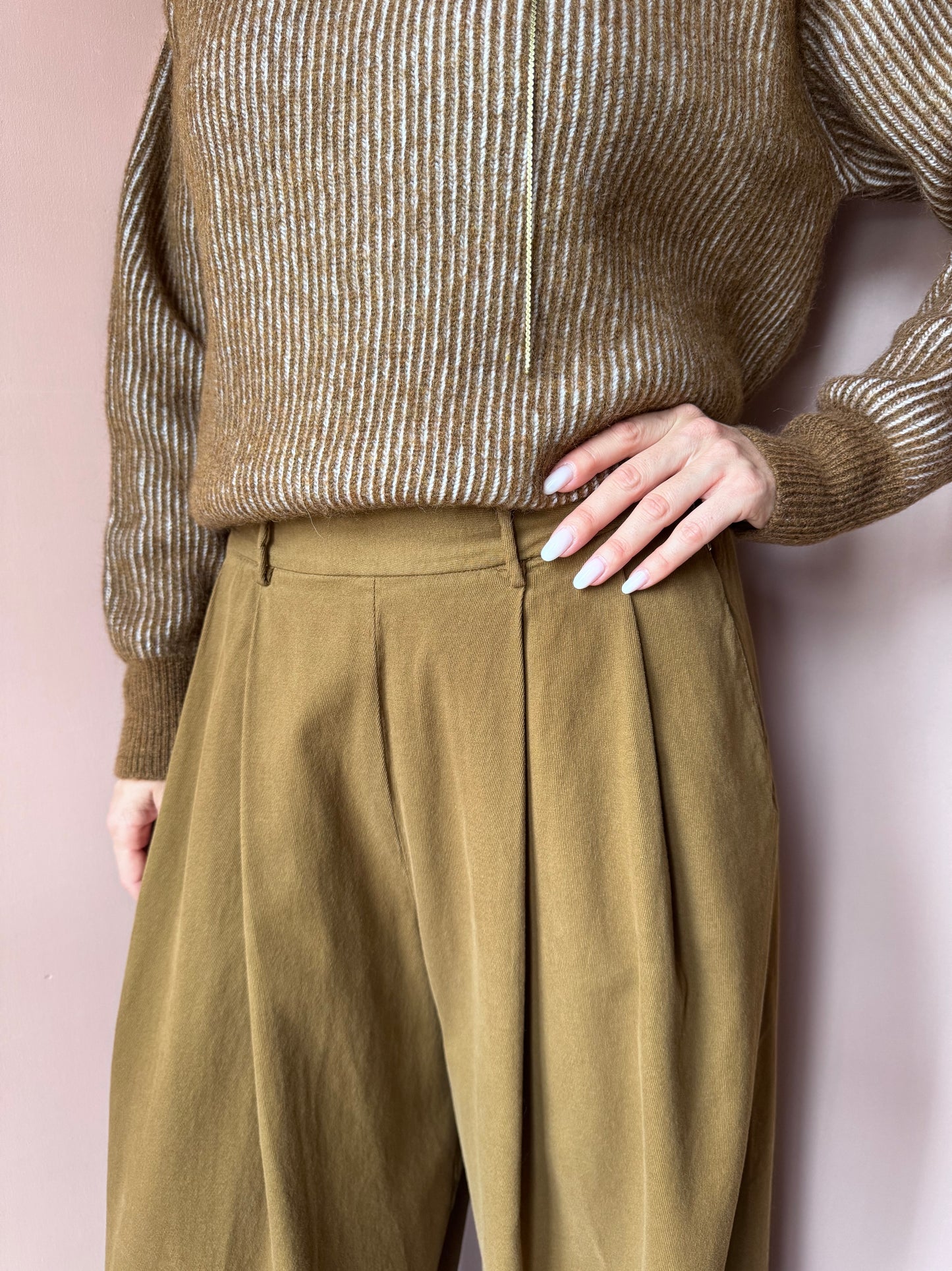 Pantaloni Tabacco Pomandére