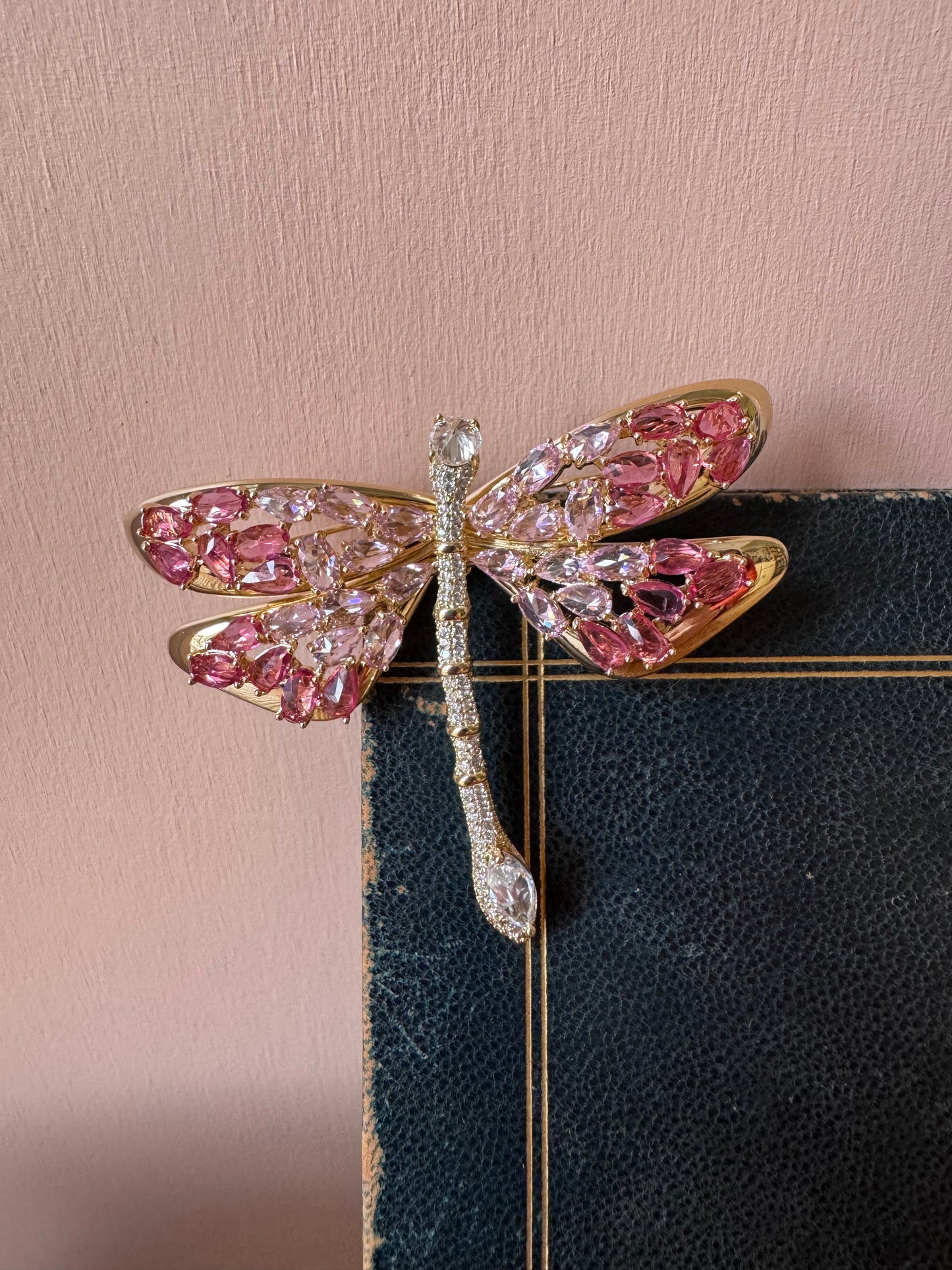 Spilla libellula cristalli rosa