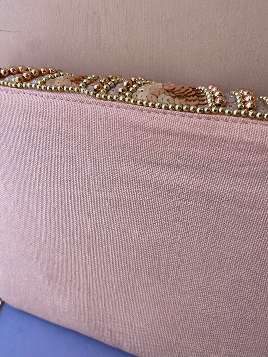 Pochette perline e paillettes cipria