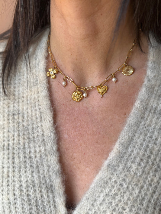 Collana perle e charms