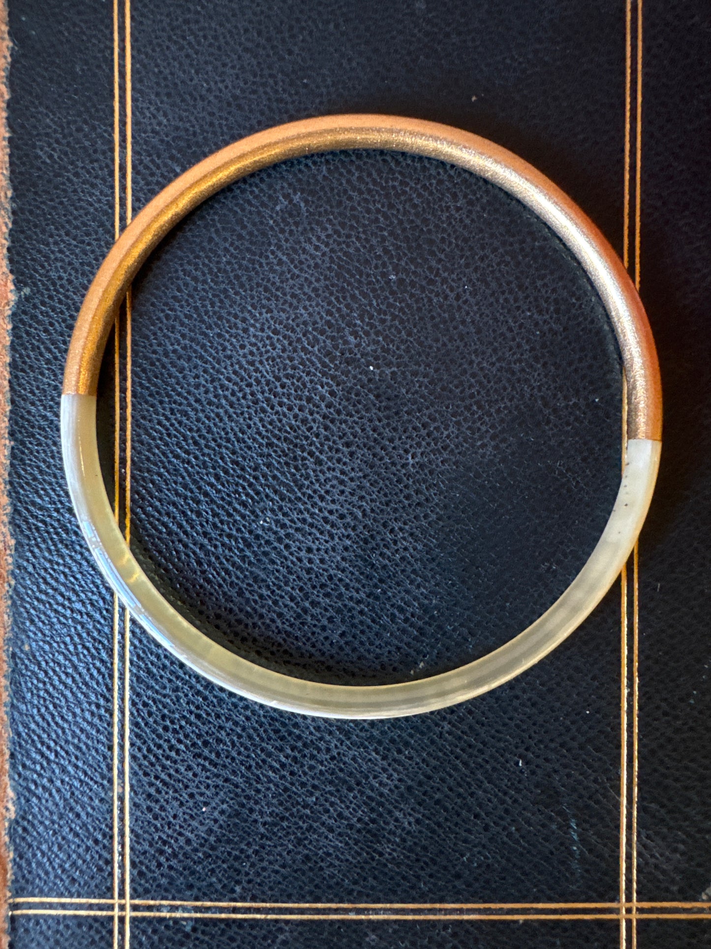 Bracciali rigidi smaltati
