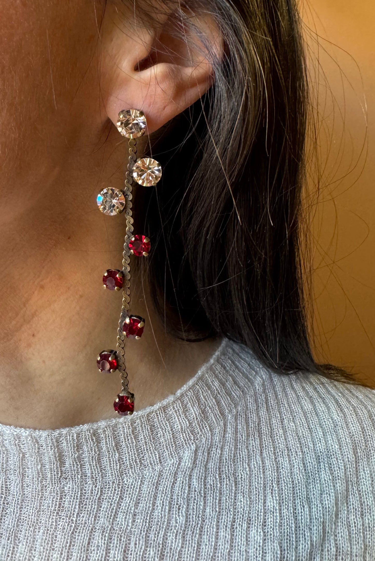 Orecchini perno pendenti rosso Unique