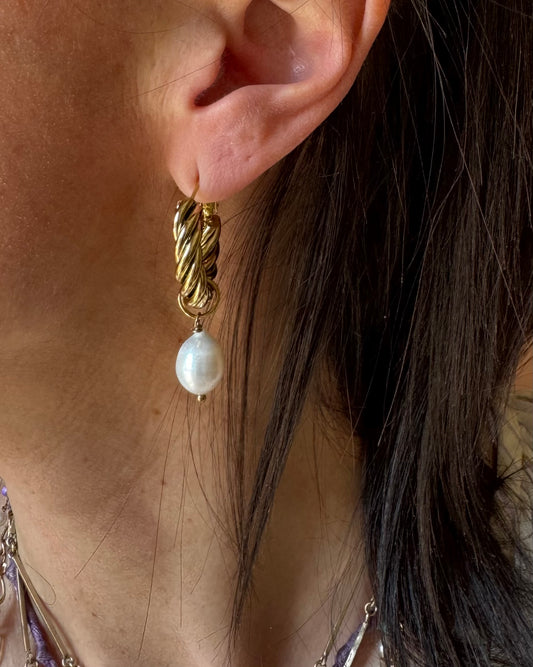 Orecchini cerchio con perla