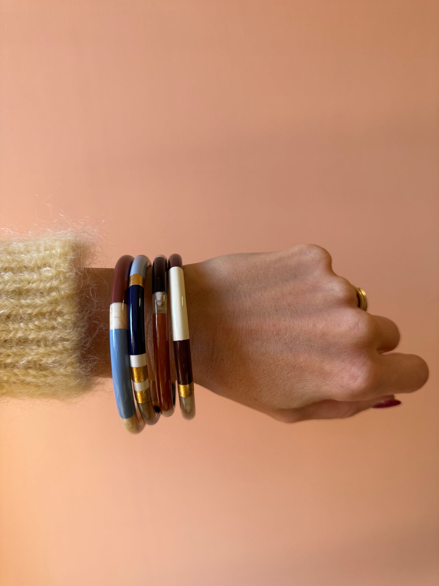 Bracciali rigidi smaltati