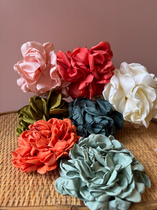 Spilla fiore tessuto