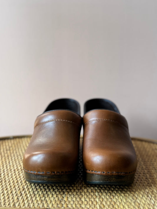 Dansko Professional saddle