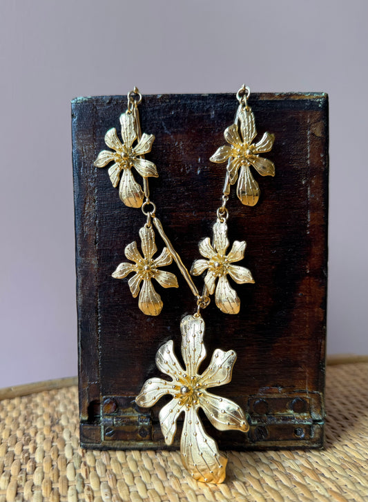 Collana cinque fiori