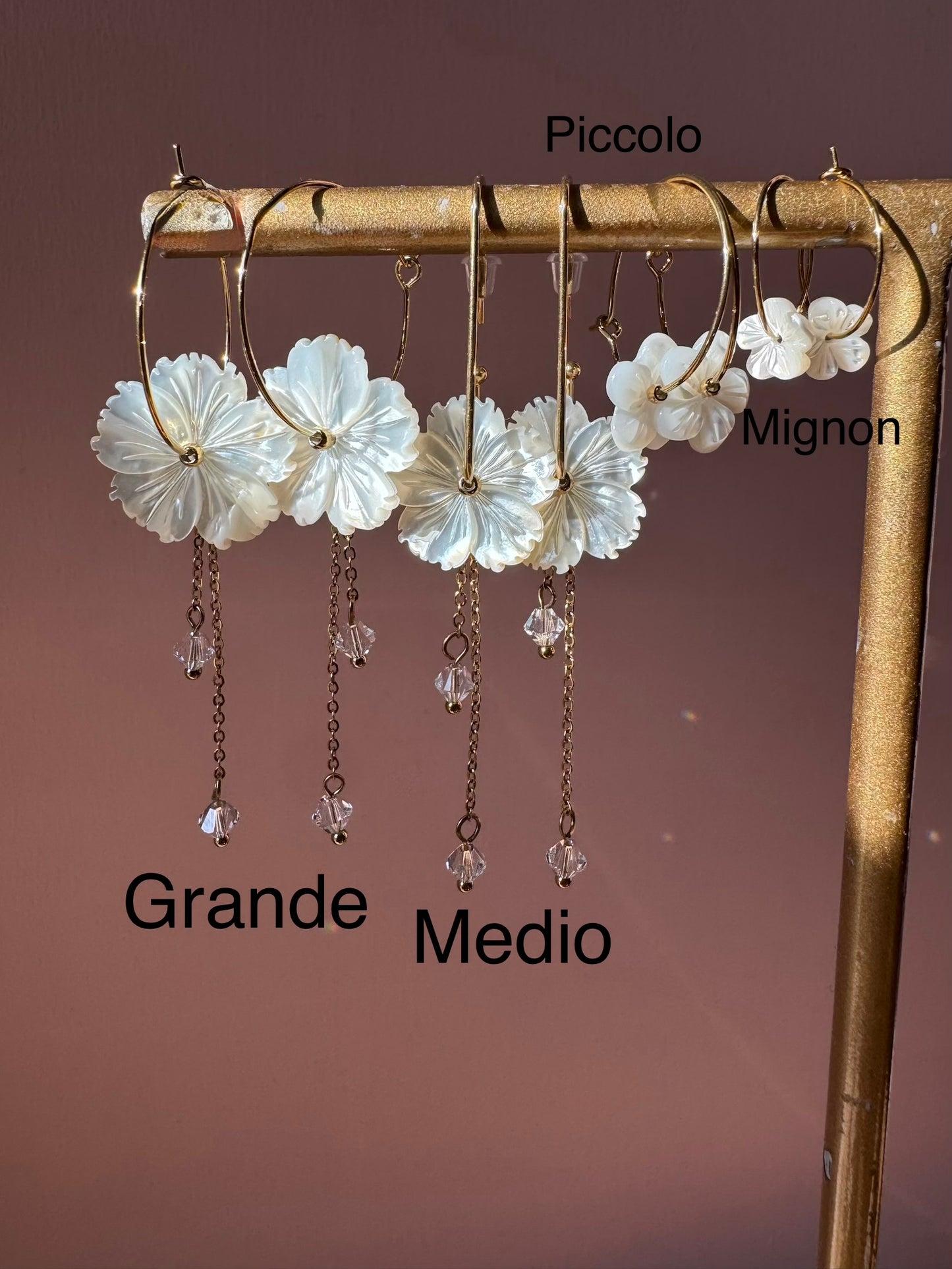 Orecchini fiore Madreperla pendenti