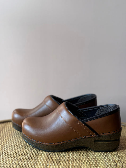 Dansko Professional saddle