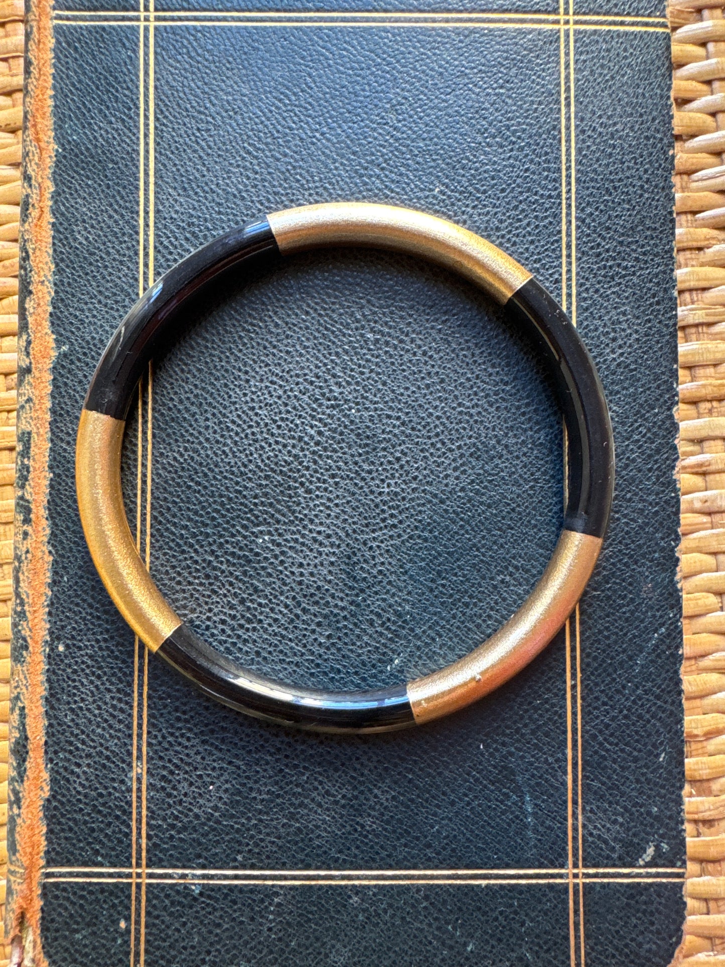 Bracciali rigidi smaltati