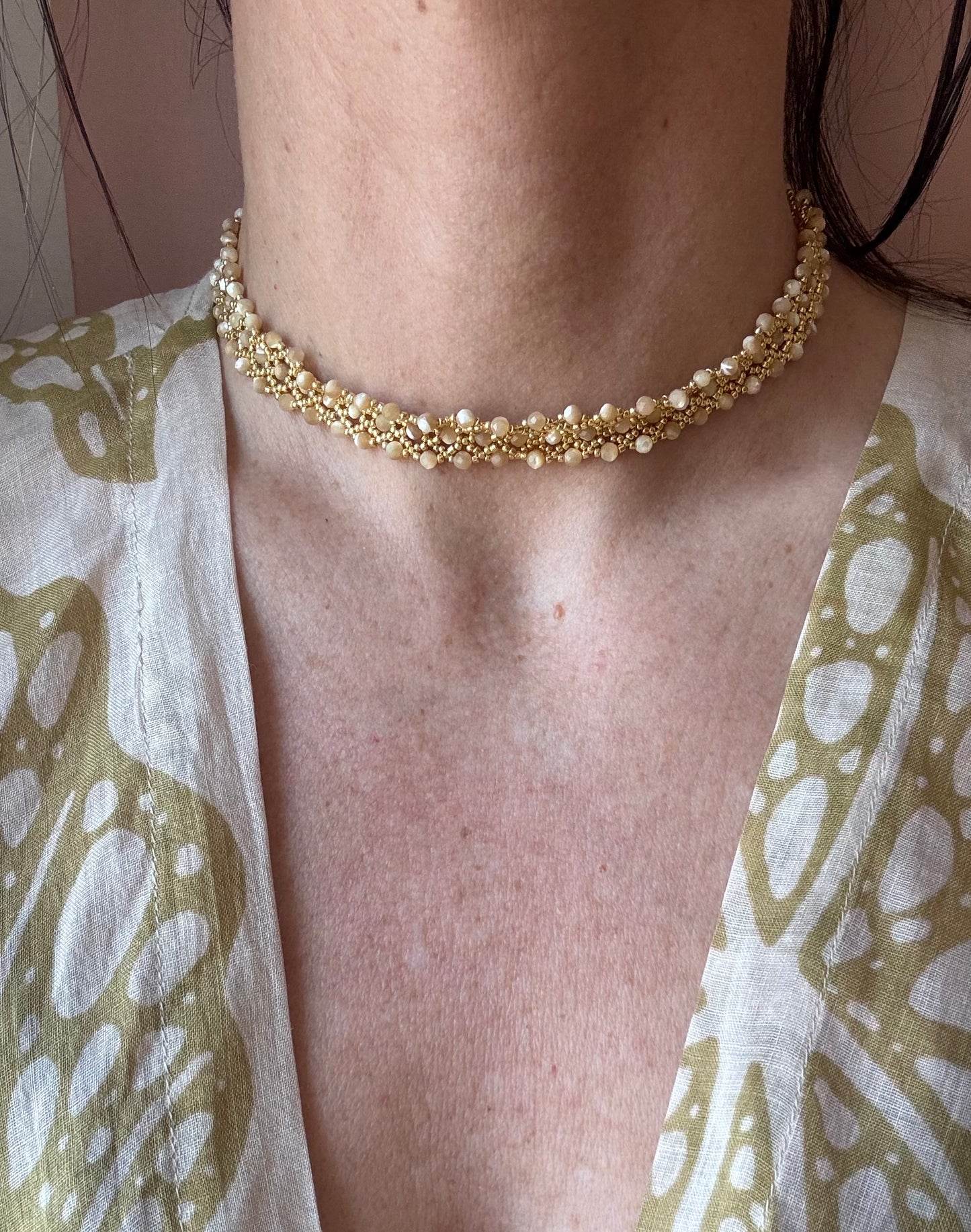 Choker madreperla