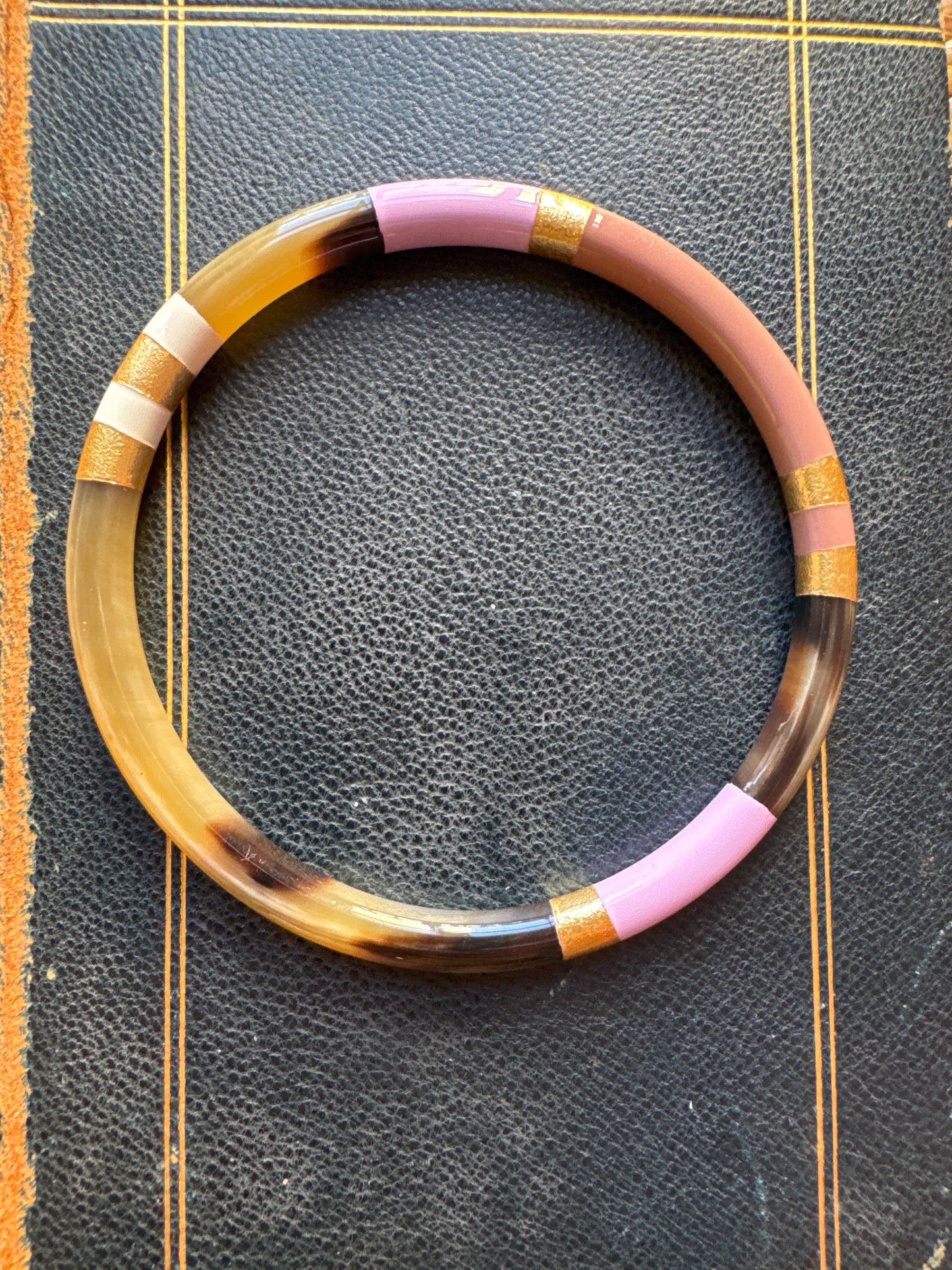 Bracciali rigidi smaltati