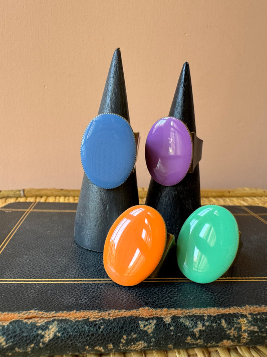 Anello ovale smaltato Unique