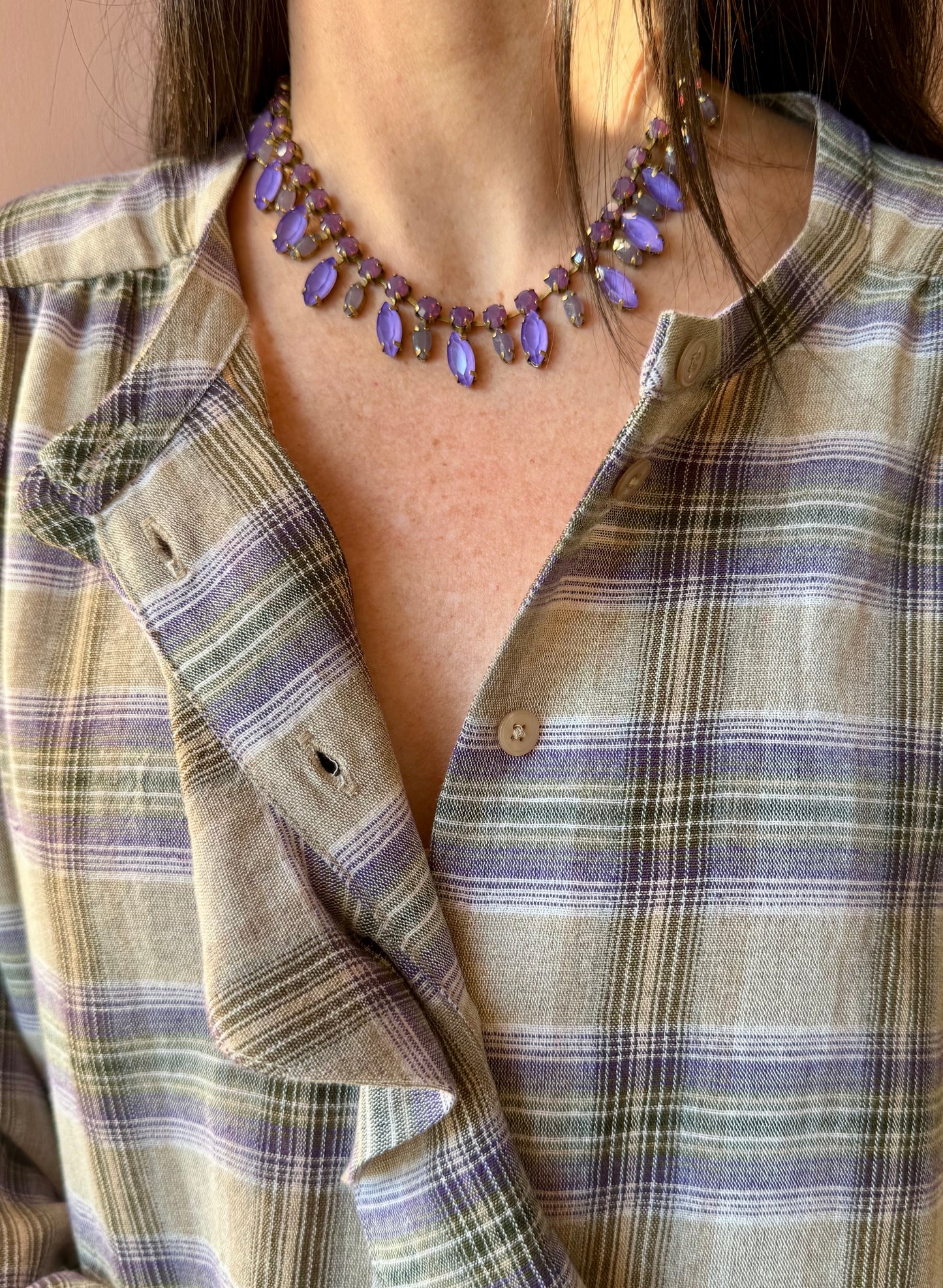 Girocollo navette e strass viola UNIQUE