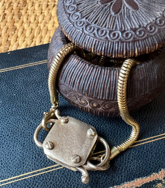 Collana lucchetto con viti L|UNA