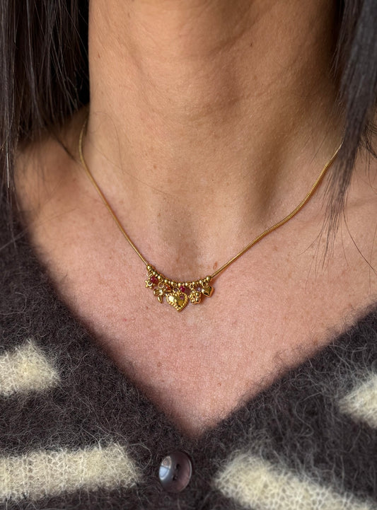 Girocollo cuore e fiocco