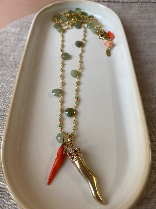 Collana L|UNA Pietre e cornetti