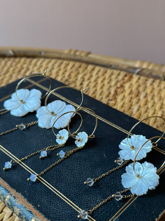 Orecchini fiore Madreperla pendenti