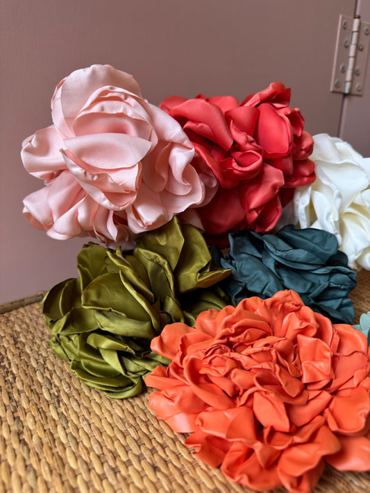 Spilla fiore tessuto