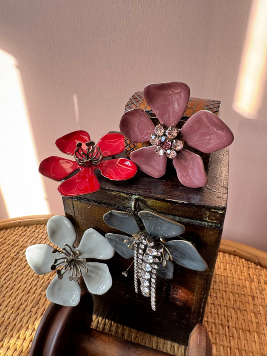 Spille fiore smaltato Unique