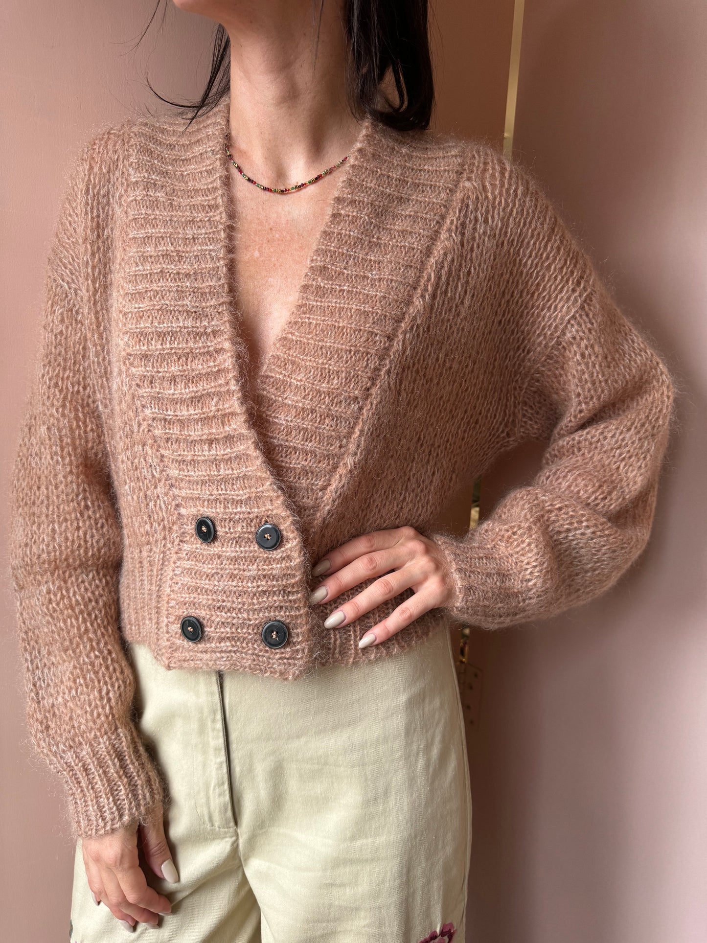 Cardigan bottoni rosa Pomandère