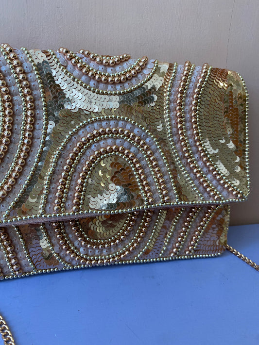 Pochette perline e paillettes cipria