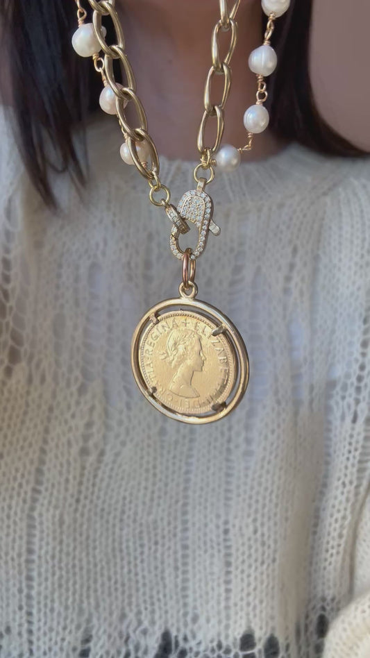 Collana catena e perla con moschettone zirconi e moneta grande L|UNA