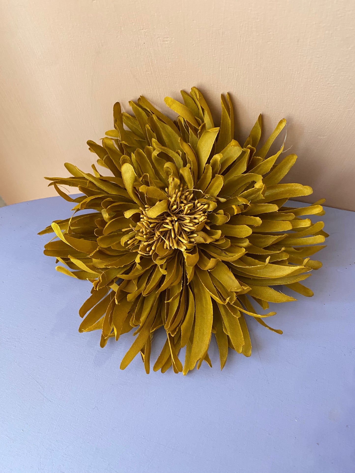 Spilla Crisantemo tessuto grande